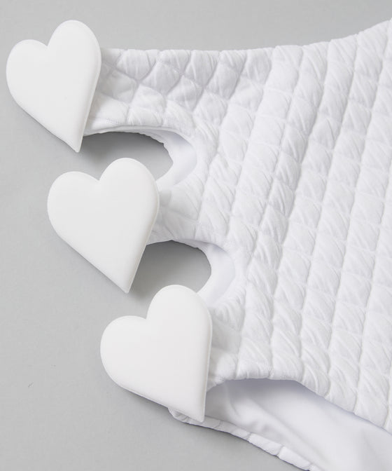 QUILT HEART TWO HOLES BOTTOM / 071009 / WHITE